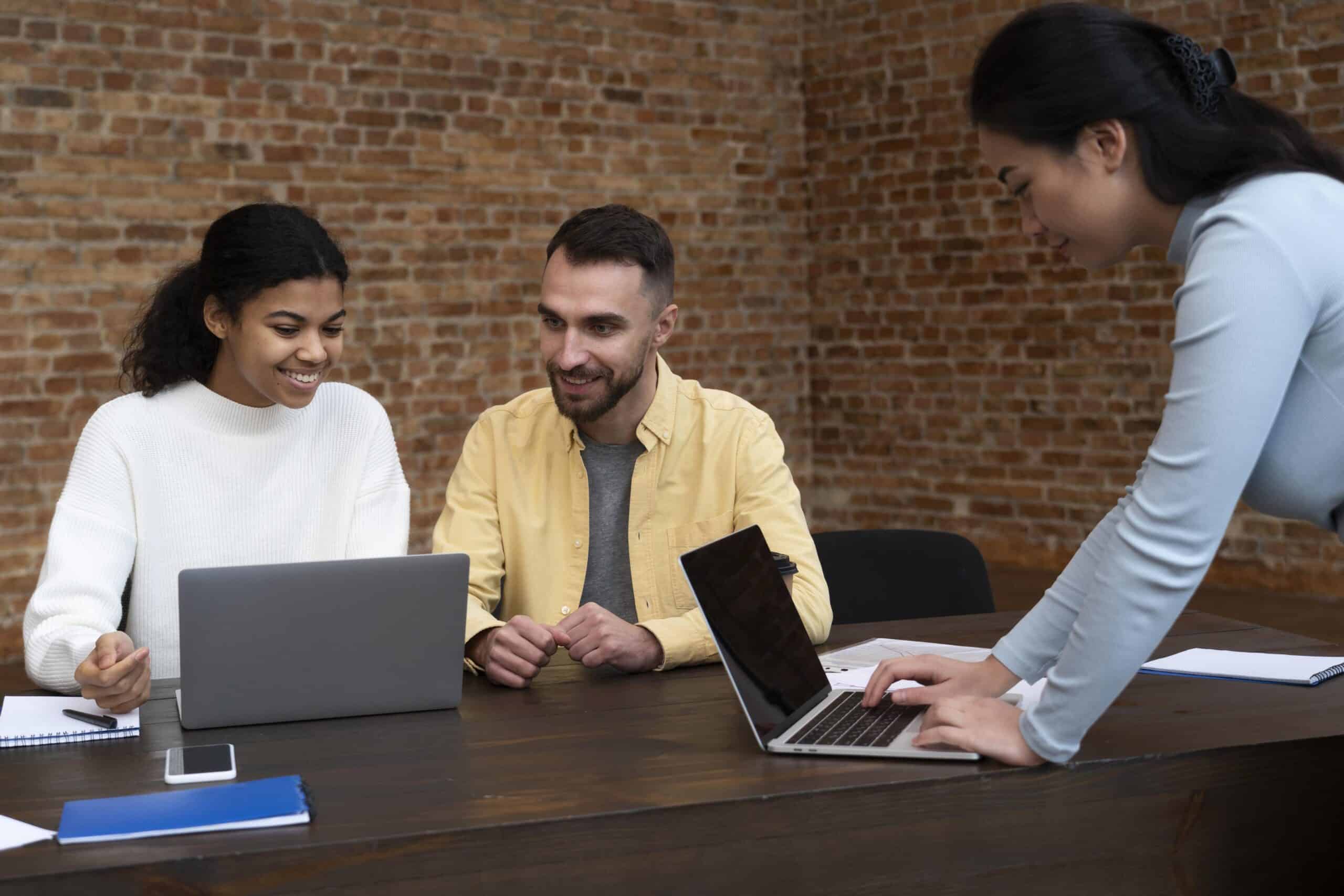 corporate-workers-brainstorming-together